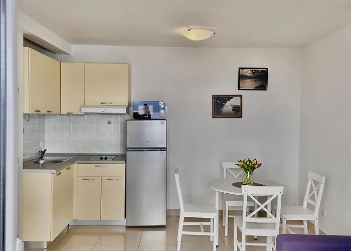 Katara Apartament *